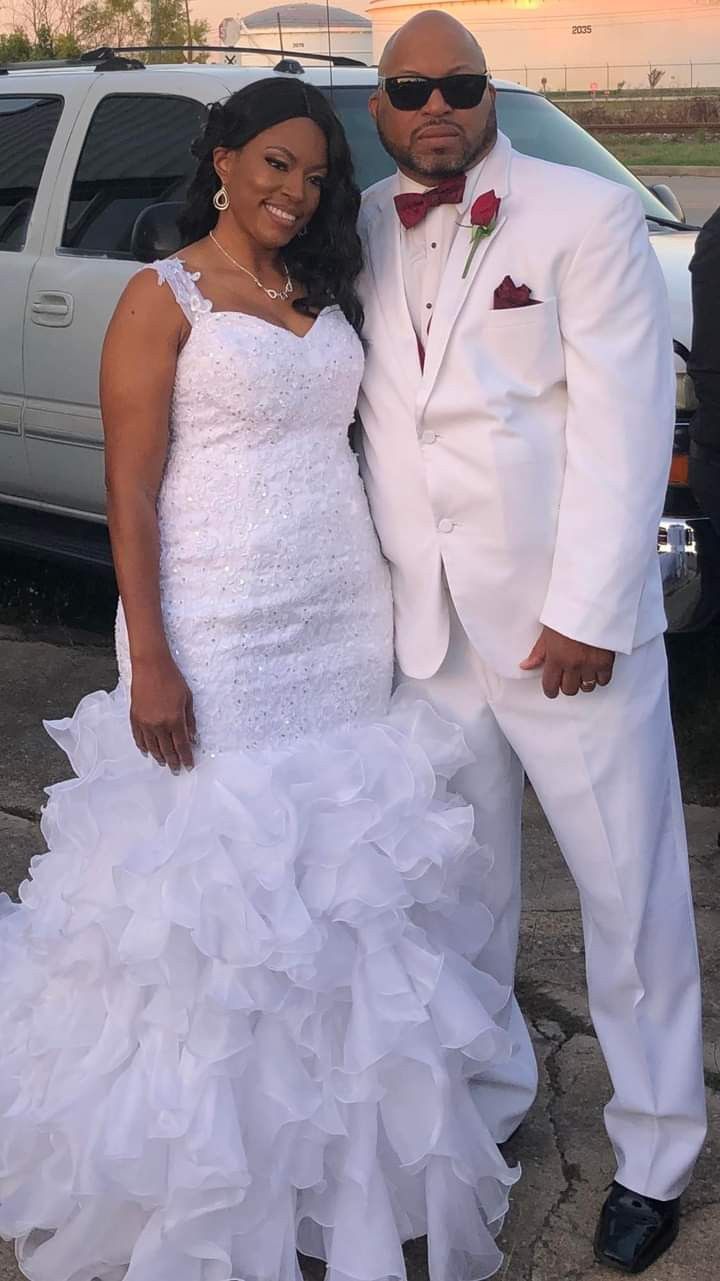 $275White Wedding Dress Size 16