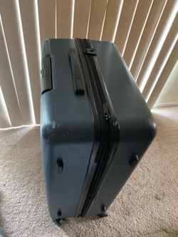 Large suitcase 29in