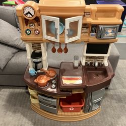 Step 2 Play Kitchen With Accessories