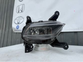 HYUNDAI SANTA FE 2019 2020 Front bumper lower fog light fog lamp right passenger side RH USED ORIGINAL OEM
