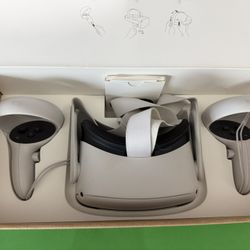 Oculus Quest 2 + Fit Pack