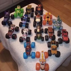 MONSTER JAM HOT WHEELS