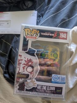 Funko Pop art the clown number 1948 Chase blacklight edition