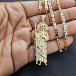 I Deliver I ship 14k gold plated Chain and Pendant