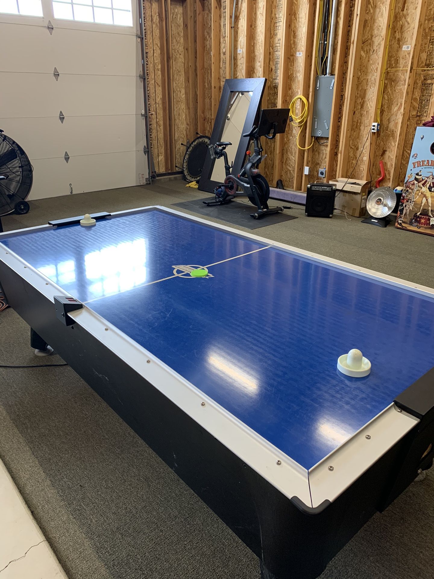 Dynamo arcade air hockey table