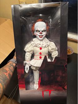 Mezco Living Dead Dolls IT Pennywise Figure