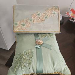 Quince pillow and gift box