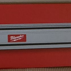 Milwaukee Brushless Cordless 55 in. Track Saw Rail