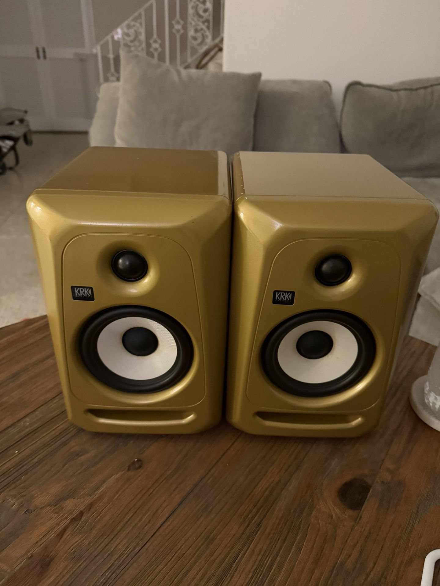 🎧 KRK Rokit 5 Studio Monitors (Custom Gold Edition) – Excellent Condition!