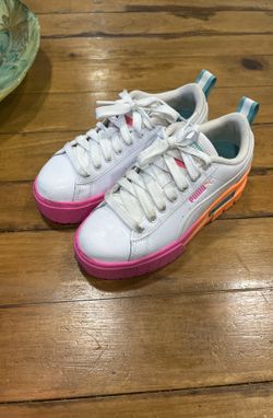 Pumas Shoes Size 4 Women