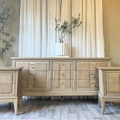 !!SOLD!! Gorgeous Mid Century Dresser/nightstand Set