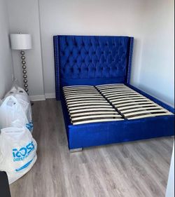 Free local delivery new in box full blue bed frame velvet material platform bed 