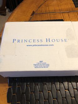 Se vende un bowl de princes hose nuevo 10 de largo y 8 de ancho está en caja