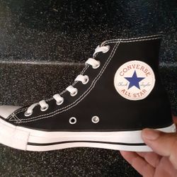 Converse womens 7 Like new 