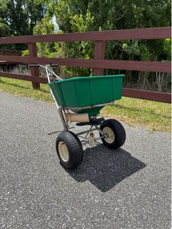 Lesco commercial spreader 80 lb