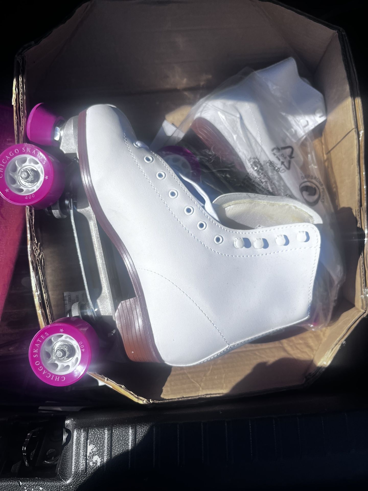 Brand New Skates Size 10 & Table
