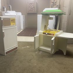Vintage Little Tykes Party Kitchen With Refrigerator 
