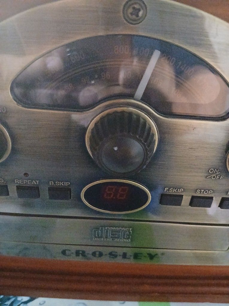 Radio tuscario, take player. CA player. $40