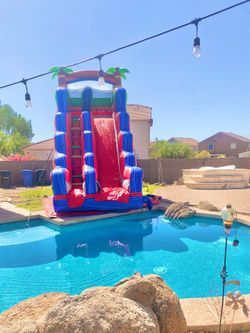 22Ft tall waterslide with 6ft Mesas y Sillas/Tables&Chairs