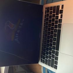 MacBook M1