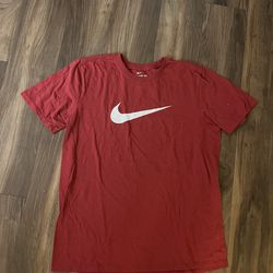 Nike Women’s Red Athletic T-Shirt Size Medium -