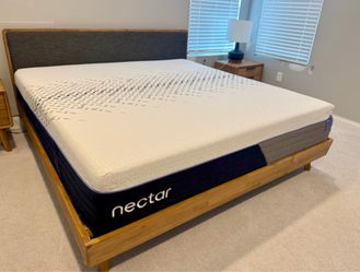 $890 OBO - NECTAR LUXE HYBRID KING MATTRESS