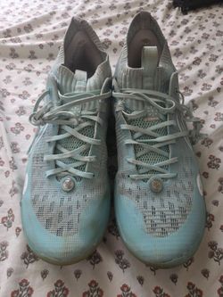 Mens basketball shoes