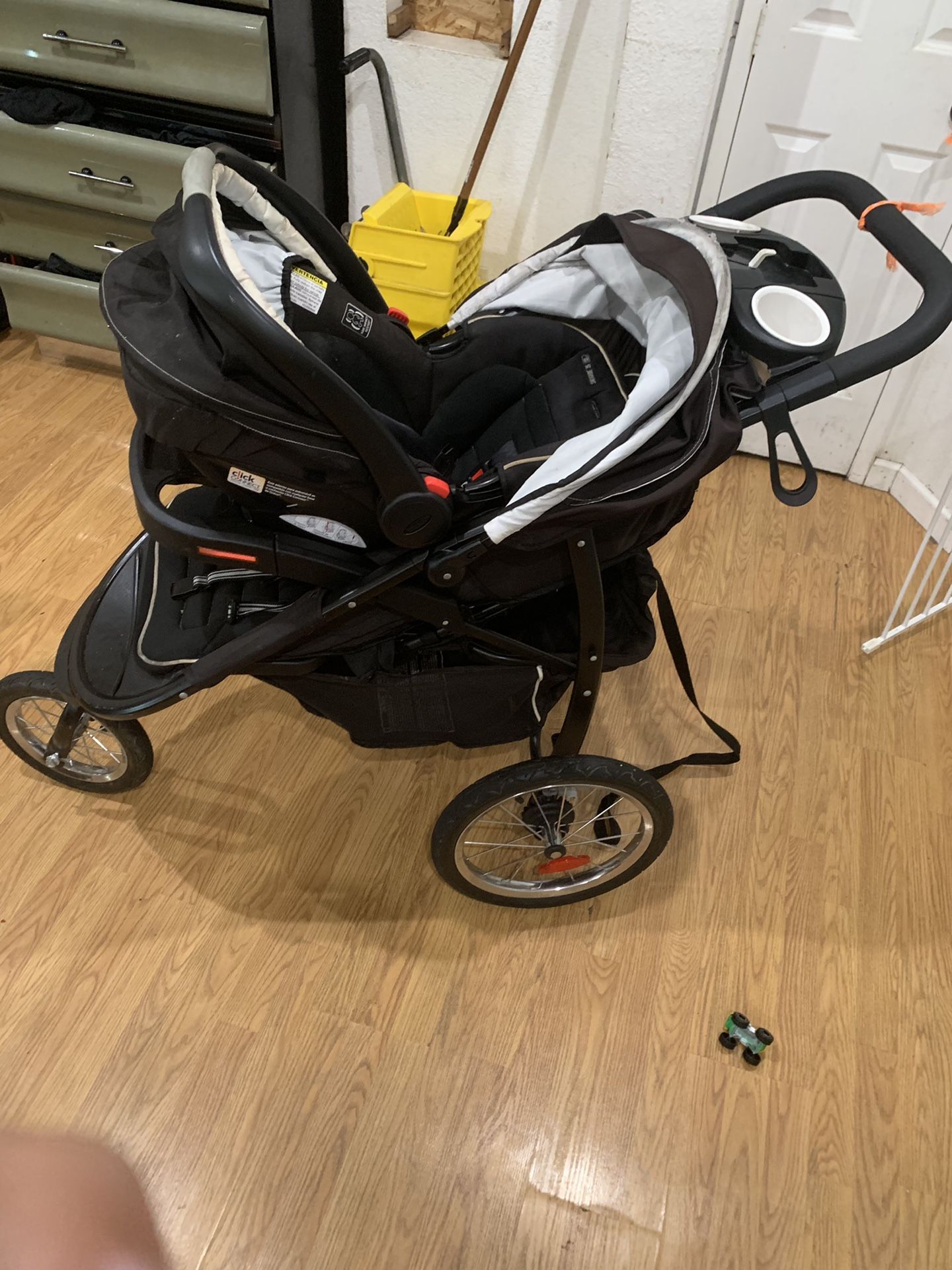 Graco stroller and car seat