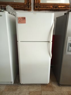Frigidaire Refrigerator white ex large excellent .Warranty . Delivery available . 2203 Fowler st. Ft. Myers 33901