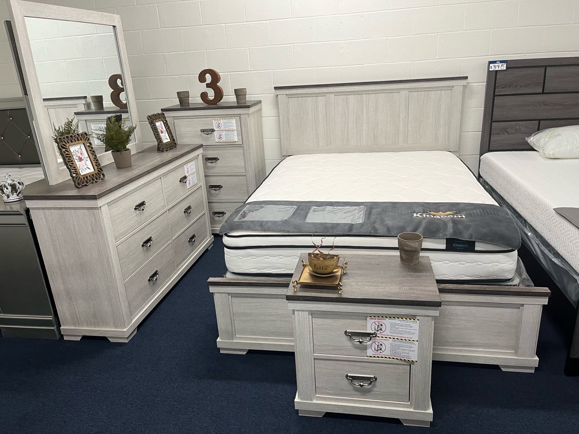 Off white and brown queen 4pc bedroom set