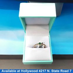 Women's Ring - Yellow Gold 18k (.750) 1.5 grams Size 5