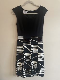 Maggy London Size 8 Dress