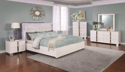 4-PCS Queen Bedroom Set in Offert (205201)