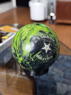 Motif United Revolt Bowling ball