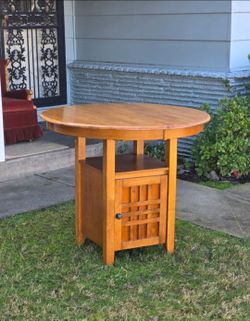 Beautiful Solid Wood Round Table with Storage