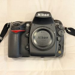 Nikon 700 (Shutter Count: 1,479)