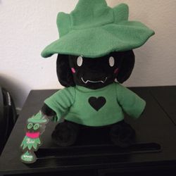 Deltarune Ralsei Plushie(no glasses) w/ tag 