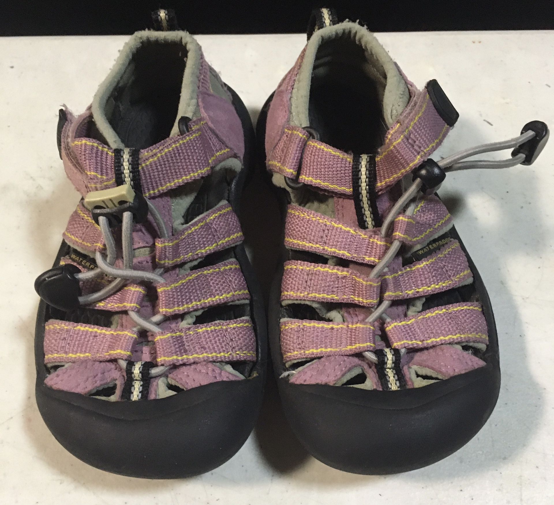 Keen girls size 11 sandals shoes