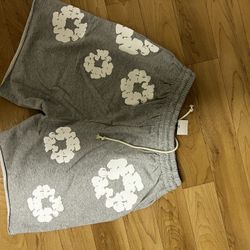 Denim Tear Size Medium 