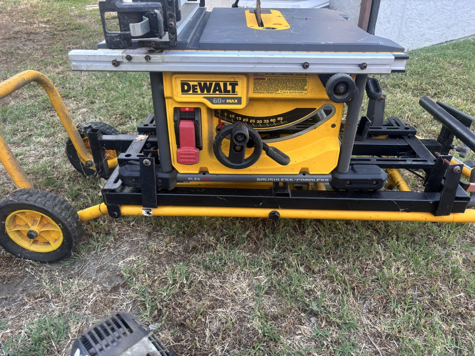 Dewalt Saw 