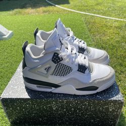 Jordan 4 Retro Military Black 