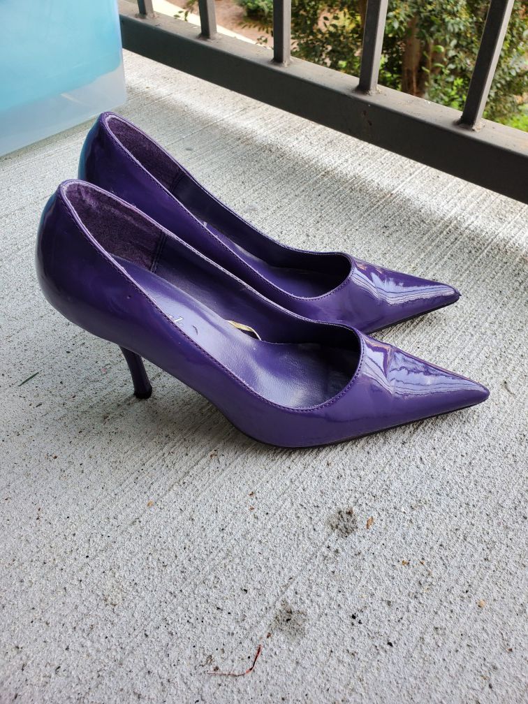 Purple heels like new