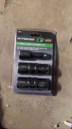 New 1/2 in lug nut flip socket set