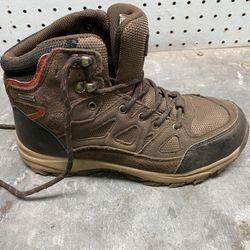 Children’s hiking boots size 6 