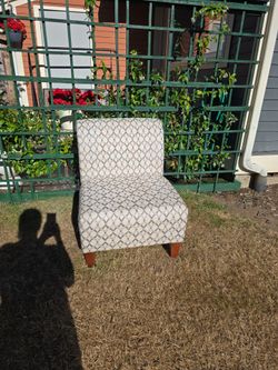 Armless slipper chair (Cosctco)
