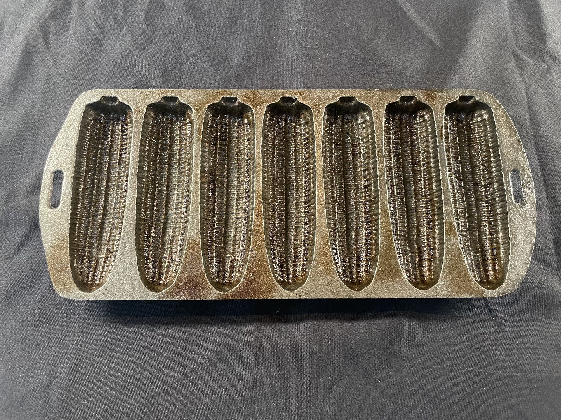 Cast Iron Cornbread Mold Pan