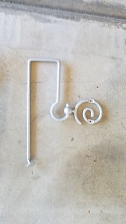 Heavy metal t paper towel holder
