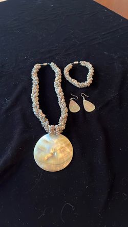 Shell and Mother of Pearl Necklace, Bracelet and Earrings