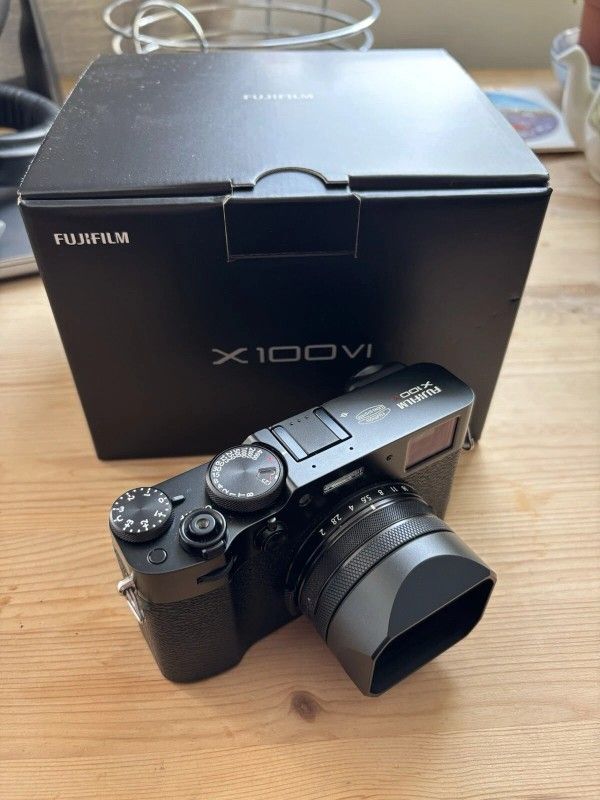 Fujifilm X100vi Black With Square Hood