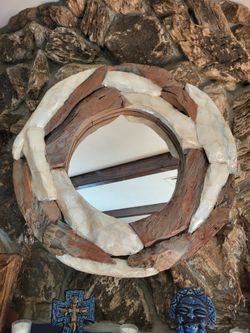Round mirror